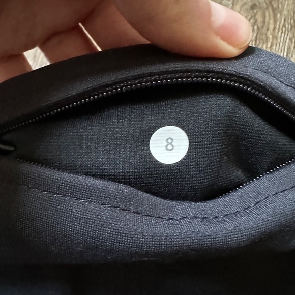 ~ Lululemon Wander Pant Black Sz 8 28" inseam~ - Picture 7 of 7